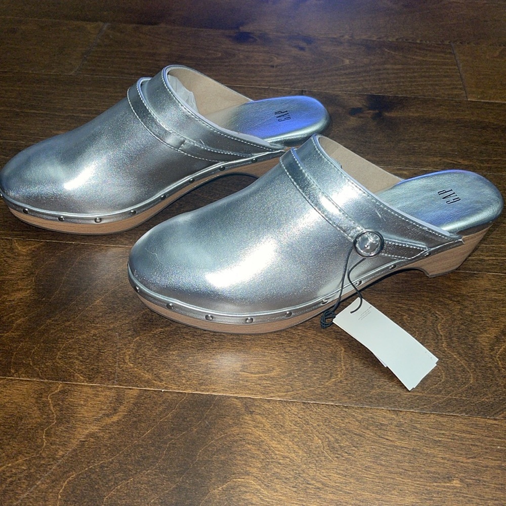 GAP clogs - Picture 3 of 10